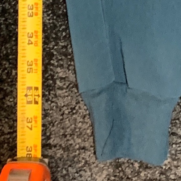 Bag of random mismatched costume jewelry - Picture 3 of 3